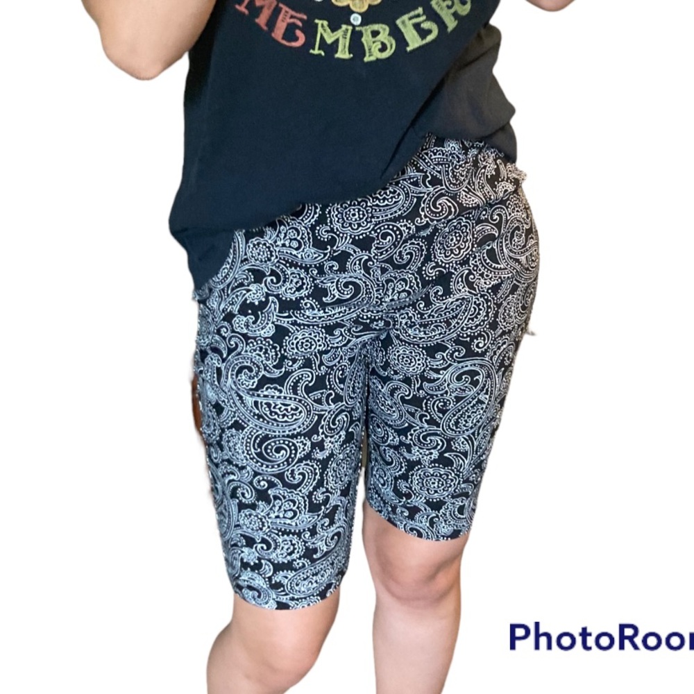 NWT Rafaella Paisley Bermuda Shorts